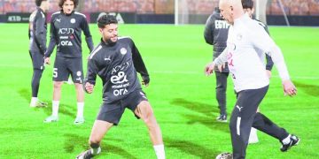 تحذير «أفريقى» للقطبين