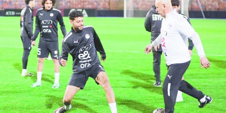 تحذير «أفريقى» للقطبين