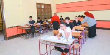 تحذير «أفريقى» للقطبين