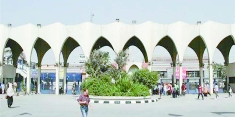 تحذير «أفريقى» للقطبين