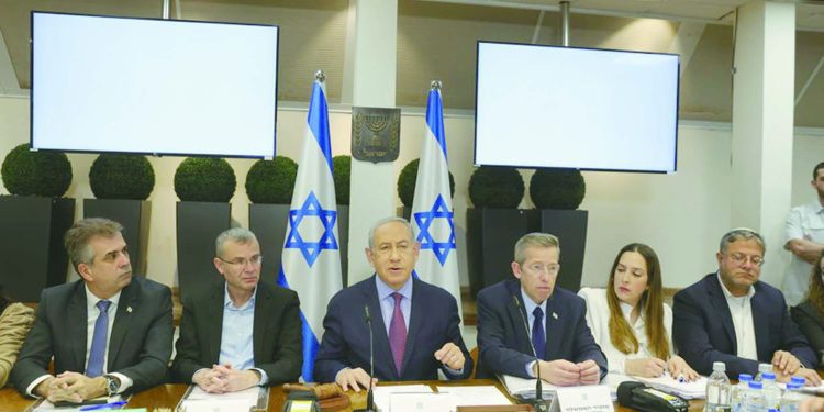 تحذير «أفريقى» للقطبين