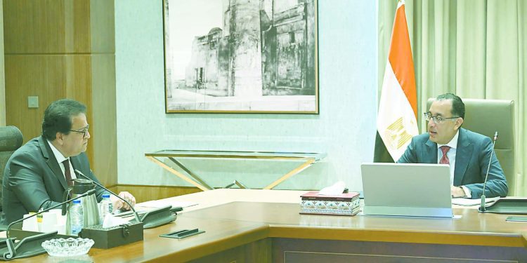 تحذير «أفريقى» للقطبين