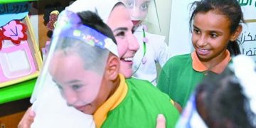 تحذير «أفريقى» للقطبين