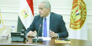 4 ملايين مصرى بالخارج  .. ترعاهم المكاتب العمالية