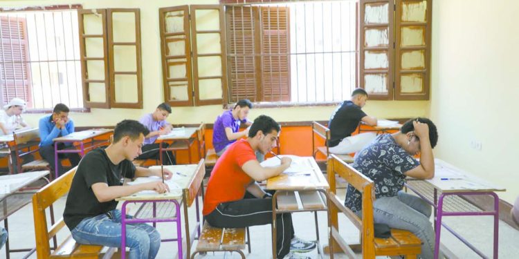 30 ألف سؤال لطلاب الثانوية العامة على موقع وزارة التعليم 1 - جريدة الجمهورية الأهلى كالعادة .. قرَّب بزيادة