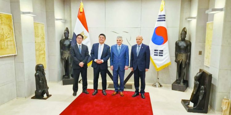 تعاون مصرى – كورى لنقل التكنولوجيا الحديثة وتوفير نظم التدريب المتطورة