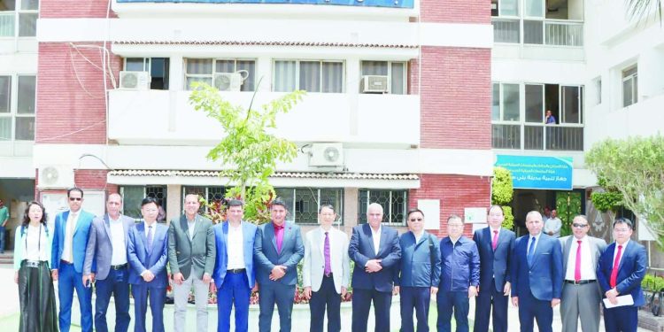 وفد صينى يبحث الاستثمار.. فى «بنى سويف الجديدة» 1 - جريدة الجمهورية عقوبة مالية للسولية.. واستفسار لعبدالمنعم