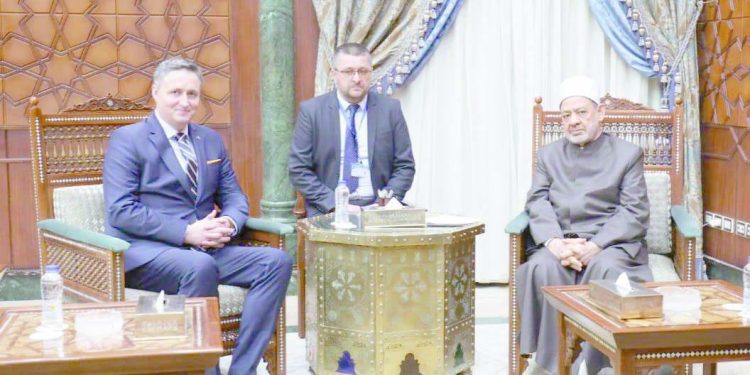 الزمالك يرفض معاقبة «شلبى».. ويصرف مكافآت للاعبين