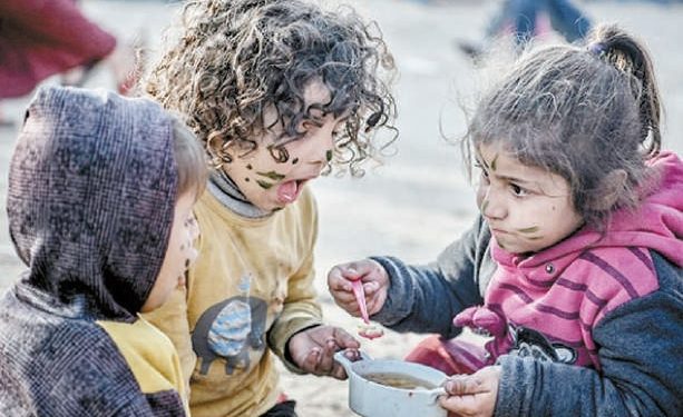 «الأونروا» تفضح إجرام الاحتلال: إسرائيل تجاوزت كل الخطوط الحمراء.. وغزة فقدت كل شىء