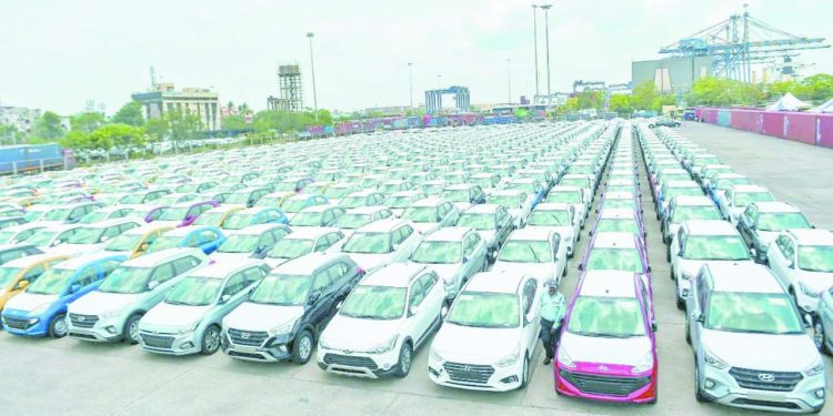 التخفيضات تراوحت بين 10 و30 ٪ .. وتخطت النصف مليون جنيه 1 - جريدة الجمهورية التخفيضات تراوحت بين 10 و30 ٪ .. وتخطت النصف مليون جنيه