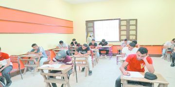 815 ألف طالب وطالبة يؤدون الامتحانات فى 122 مادة تحريرية: اليوم.. انطلاق «ماراثون» امتحانات الدبلومات الفنية 
