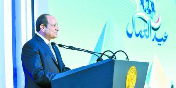 السيسى.. لـ «سواعد الإنتاج» فى عيدهم:متمسكون بالحفاظ على حقوقكم.. وزيادة الأجور