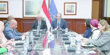 لجنة مشتركة من «الاتصالات» و«التعليم» لتدريب النشء على البرمجة وعلوم البيانات