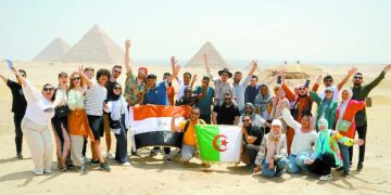 شباب «الذكاء الاصطناعى» فى أحضان التاريخ