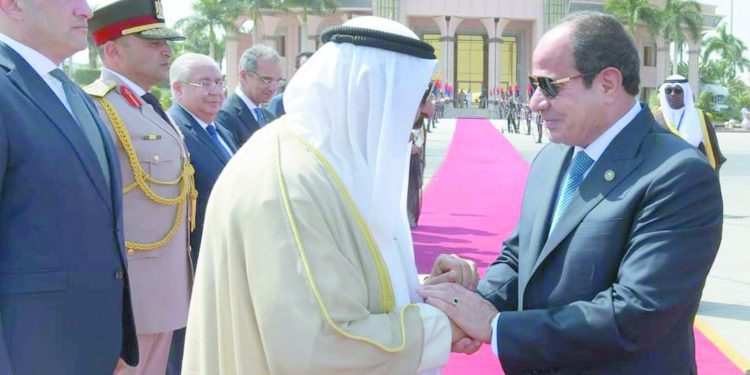 الرئيس يودِّع أمير دولة الكويت فى مطار القاهرة الدولى 1 - جريدة الجمهورية الرئيس يودِّع أمير دولة الكويت فى مطار القاهرة الدولى