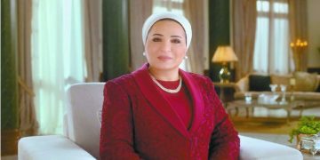 قرينة الرئيس تهنئ عمال مصر بعيدهم 