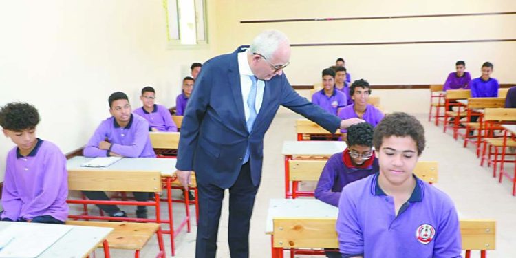 «العربى» يسعد طلاب إعدادية القاهرة