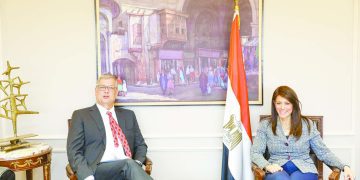 المشاط تبحث استعدادات مؤتمر الاستثمار.. الشهر القادم