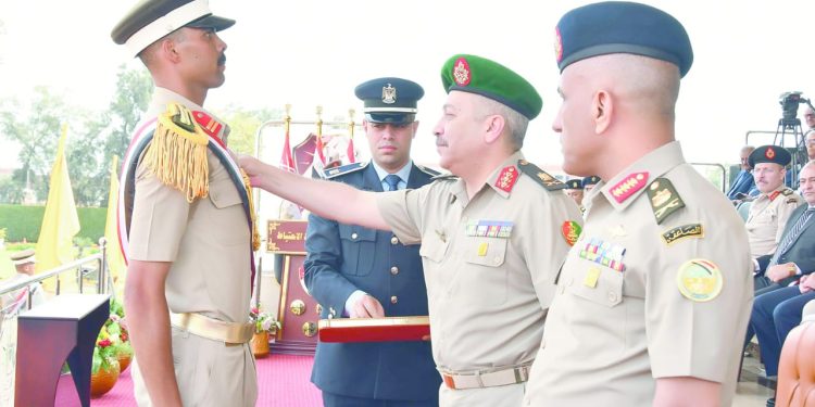 القوات المسلحة تحتفل بتخريج الدفعة «165» من كلية الضباط الاحتياط 1 - جريدة الجمهورية دينا مشرف:الميدالية الأولمبية.. حلمى