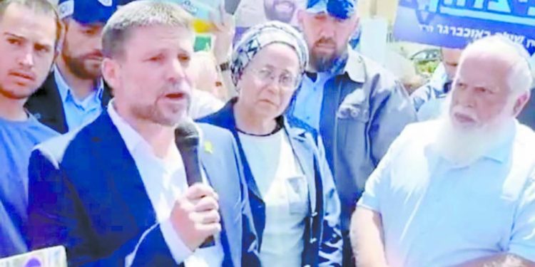 الانقسام يتعمق فى تل أبيب 1 - جريدة الجمهورية الأهلى يقترب من التجديد للقائد «معلول»