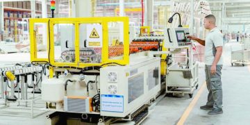 الأهلى يقترب من التجديد للقائد «معلول»