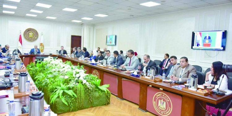 قانون العمل على مائدة «الحوار الاجتماعى» 1 - جريدة الجمهورية الأهلى يطلب حكاماً أجانب لمباراتى بيراميدز والزمالك