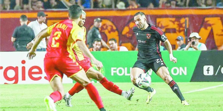 الأهلى يسعى لتجديد عقد معلول