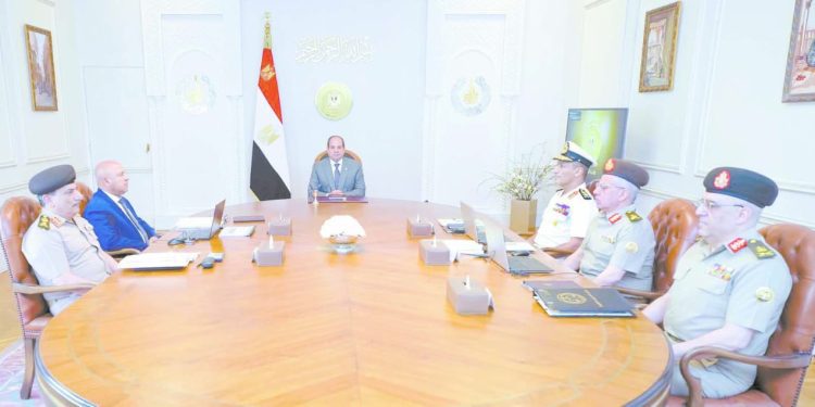 الرئيس يوجه وزير النقل وقائد القوات البحرية: تطوير شبكة الموانئ  لتعزيز قدرات الدولة.. وتوفير فرص العمل  1 - جريدة الجمهورية احتفالية «أهلاوية» لأبطال الأميرة الإفريقية