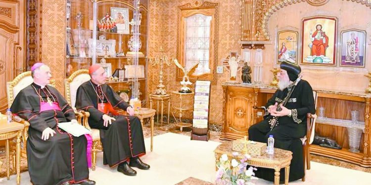 مباحثات مهمة بين البابا تواضروس ومبعوث بابا الفاتيكان 1 - جريدة الجمهورية مباحثات مهمة بين البابا تواضروس ومبعوث بابا الفاتيكان