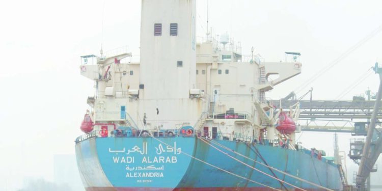 63 ألف طن قمح رومانى وصلت «سفاجا البحرى»