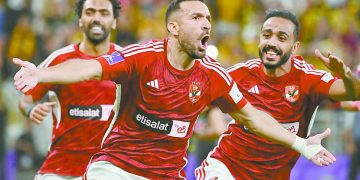 ٥ أزمات تهدد مدرب الأهلى
