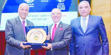 فى جامعة طنطا: حوار مفتوح بين بكرى والطلاب