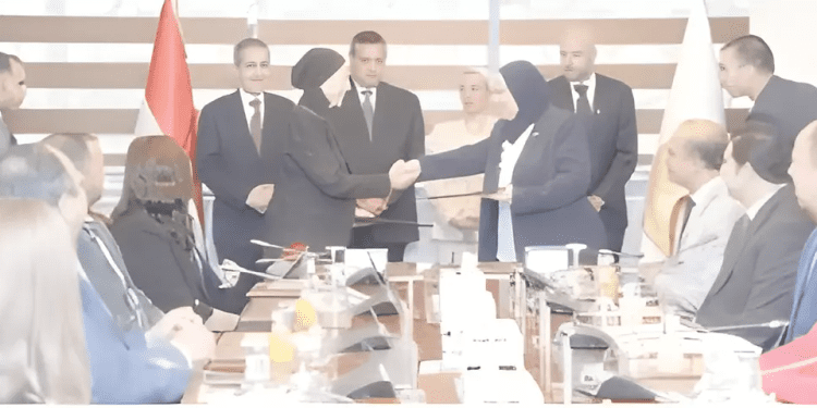 وزيرا البيئة والتنمية المحلية يشهدان عقد تشغيل مصنع مخلفات المحلة 1 - جريدة الجمهورية وزيرا البيئة والتنمية المحلية يشهدان عقد تشغيل مصنع مخلفات المحلة