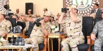 وزير الدفاع خلال مشروع تكتيكى بالذخيرة الحية فى الجيش الثانى الميدانى:قادرون على مجابهة أى تحديات .. بقوة وتلاحم الشعب وقيادته الوطنية