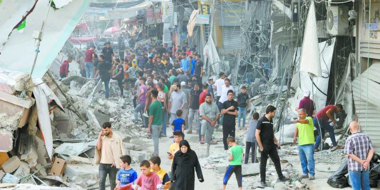 قوات الاحتلال تستهدف النازحين فى رفح الفلسطينية  برا و جوا