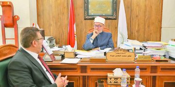 أمين عام مجمع البحوث الإسلامية:نواجه الأفكار المتطرفة والشاذة بالإنترنت وعلى المقاهى