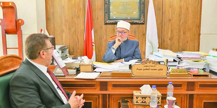 أمين عام مجمع البحوث الإسلامية:نواجه الأفكار المتطرفة والشاذة بالإنترنت وعلى المقاهى 1 - جريدة الجمهورية أمين عام مجمع البحوث الإسلامية:نواجه الأفكار المتطرفة والشاذة بالإنترنت وعلى المقاهى