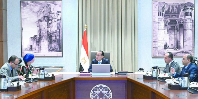 رئيس الوزراء خلال اجتماعه مع وزيرة البيئة: دور التحول الأخضر فى دعم النمو على رأس الأولويات 1 - جريدة الجمهورية رئيس الوزراء خلال اجتماعه مع وزيرة البيئة: دور التحول الأخضر فى دعم النمو على رأس الأولويات