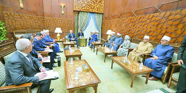 وخلال لقائه الإمام الأكبر: مستعدون لرفع التعاون مع الأزهر.. من أجل «وحدة الصف» 1 - جريدة الجمهورية الزمالك ينفى التفاوض مع بن شرقى