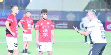 الزمالك ينفى التفاوض مع بن شرقى