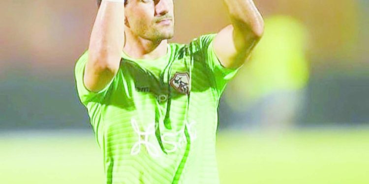 الزمالك ينفى التفاوض مع بن شرقى