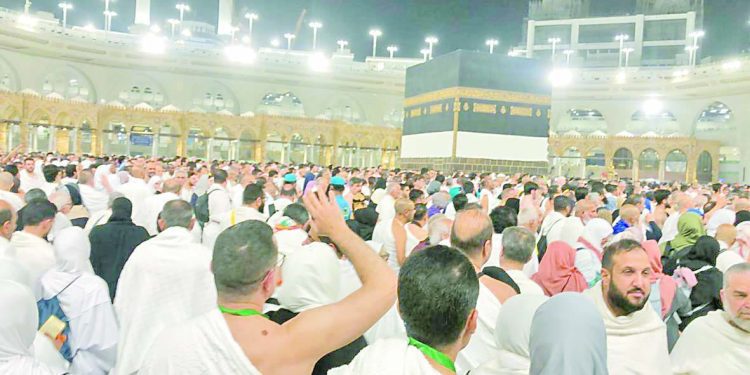 قلوب ملايين المسلمين تتجه نحو عرفة.. وشوارع مكة تكتظ بالحجيج 1 - جريدة الجمهورية «مستقبل» الفراعنة من قلب القارة «العجوز»