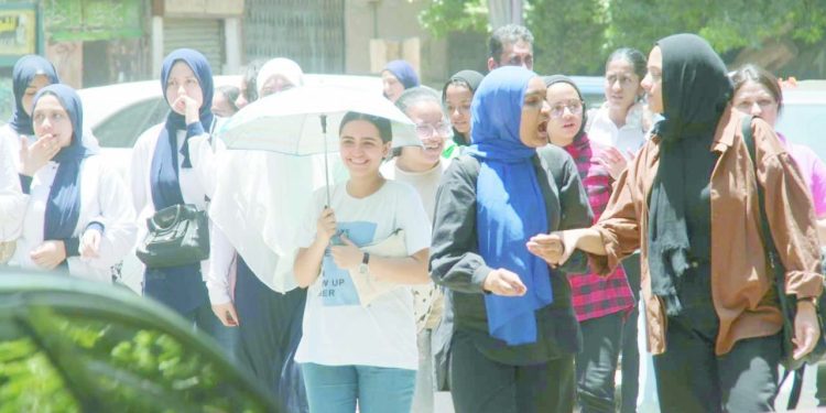 أجازة العيد .. فرصة لطلاب الثانوية العامة.. استعداداً للمواد الأساسية 1 - جريدة الجمهورية لماذا أكتب؟!