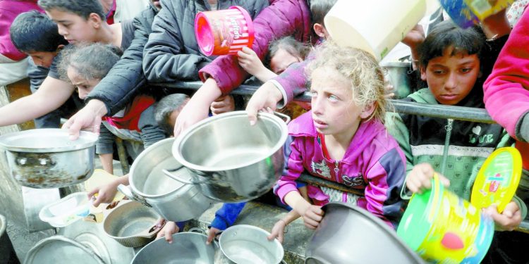 الأمم المتحدة تتهم إسرائيل «بتعمد» قصف المدنيين.. و«تجويع» الفلسطينيين فى غزة 1 - جريدة الجمهورية لماذا أكتب؟!