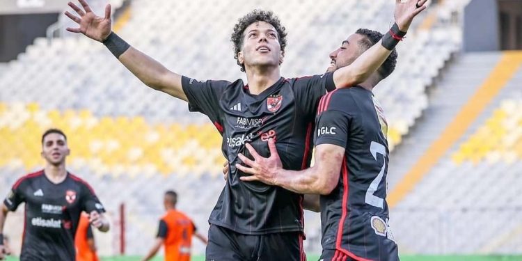 الأهلى يعبر فاركو بثنائية «عاشور»