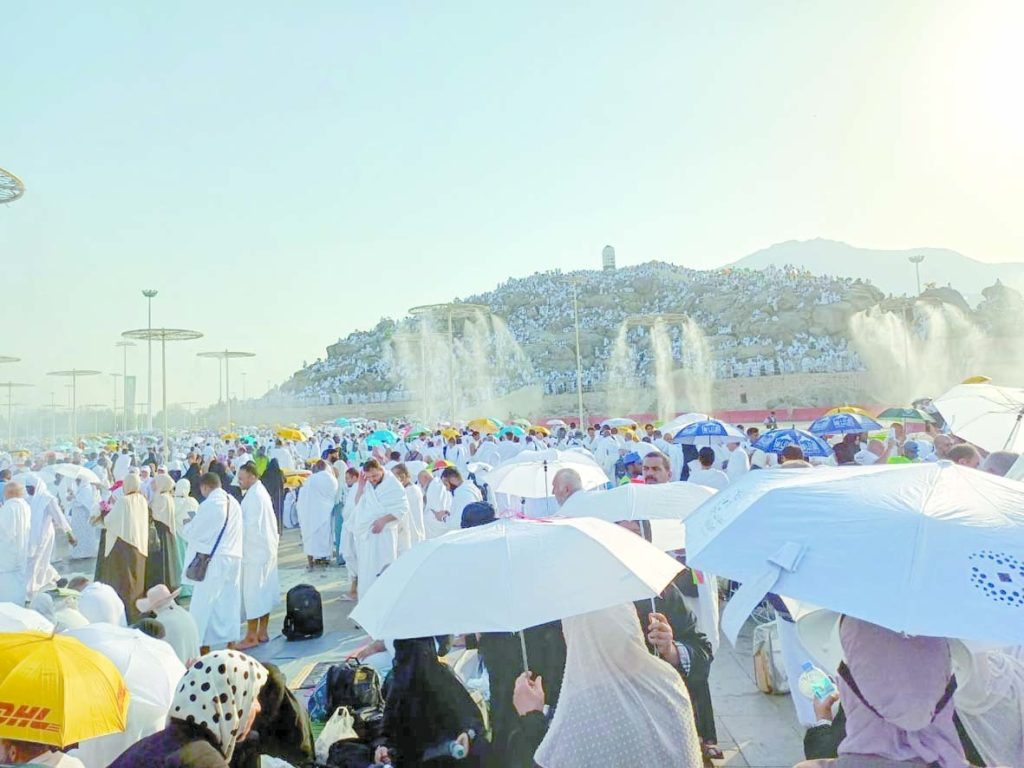 لبيك اللهم لبيك .. ضيوف الرحمن وقفوا على عرفات .. وأدوا  الركن الأعظم 2 | جريدة الجمهورية