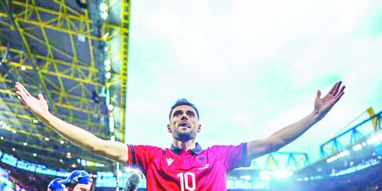 يوم استثنائى فى كأس الأمم الأوروبية 1 - جريدة الجمهورية  مدربون ابتعدوا عن الملاعب