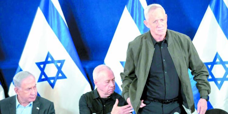 «جانتس» يقفز من سفينة نتنياهو المترنحة.. والحكومة تسقط فى قبضة المتطرفين 1 - جريدة الجمهورية مدربون ابتعدوا عن الملاعب