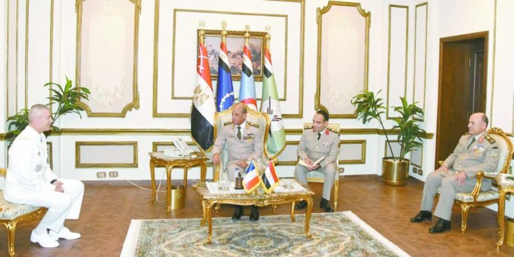 القائد العام ورئيس الأركان يلتقيان رئيس هيئة الأركان الفرنسى 1 - جريدة الجمهورية «كاف» يضع الدورى فى ورطة جديدة