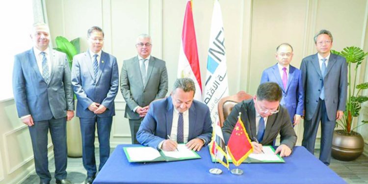 اتفاقية مع الصين لإقامة مشروع «جرين مارين» للكيماويات بالسخنة 1 - جريدة الجمهورية المقاولون العرب ينتظر رد الجبلاية والرابطة